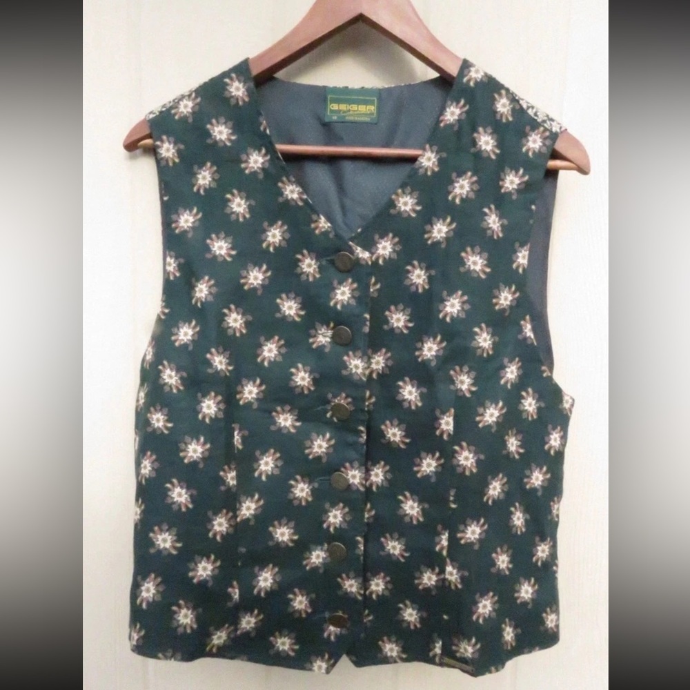 Geiger Women’s L Floral Button-Up Vest